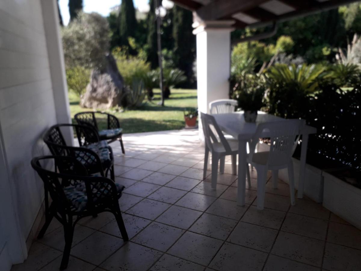 Villetta Blue Garden Sonnino Buitenkant foto
